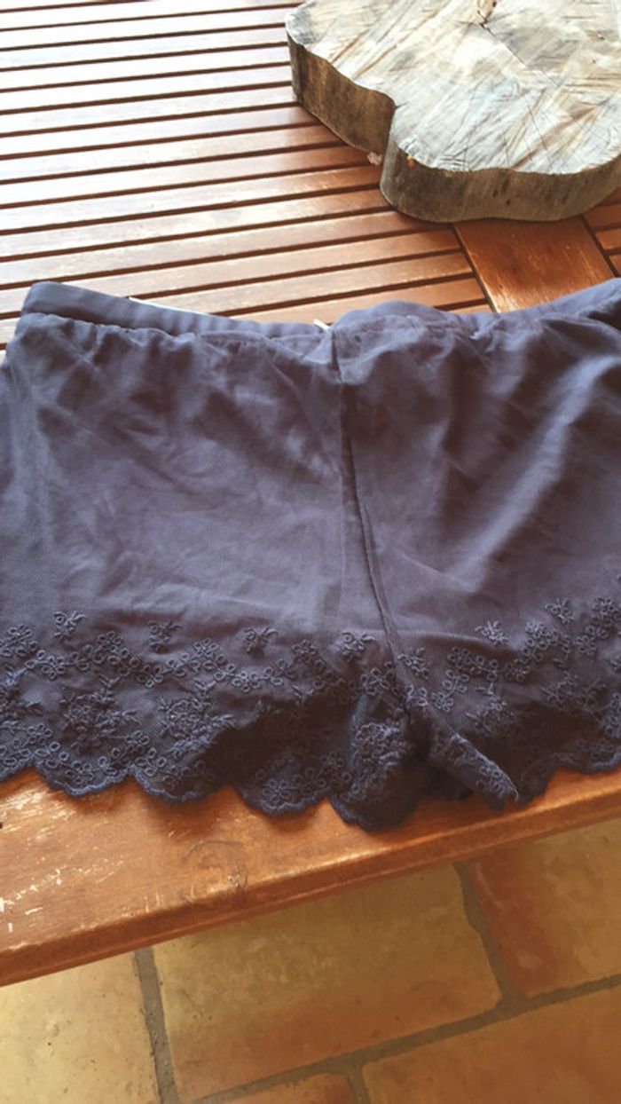 Short dentelle gris neuf taille L - photo numéro 2
