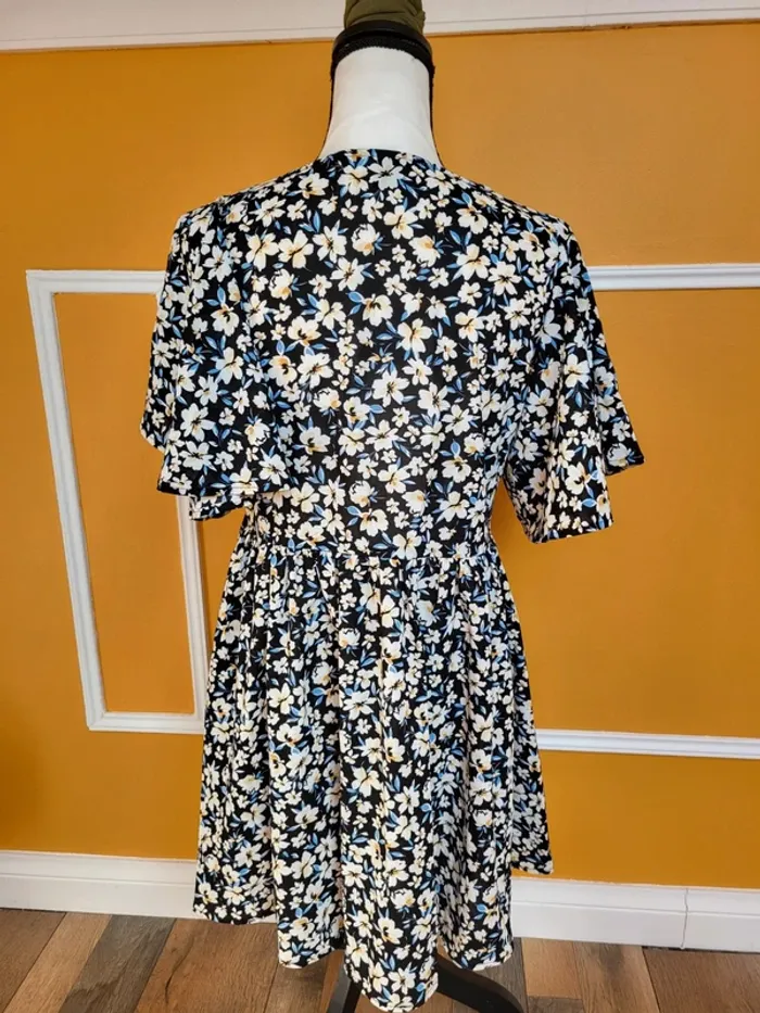 Robe fleurie SHEIN - photo numéro 3