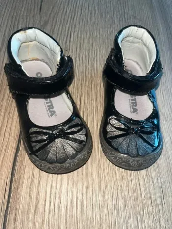 Chaussure style babies pointure 21