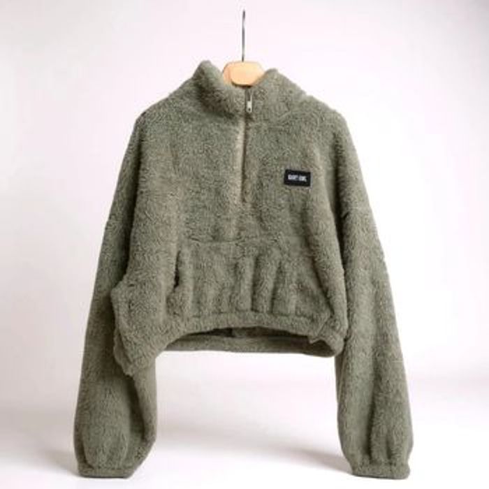 Pull vert olive ~baby girl ~ taille 38