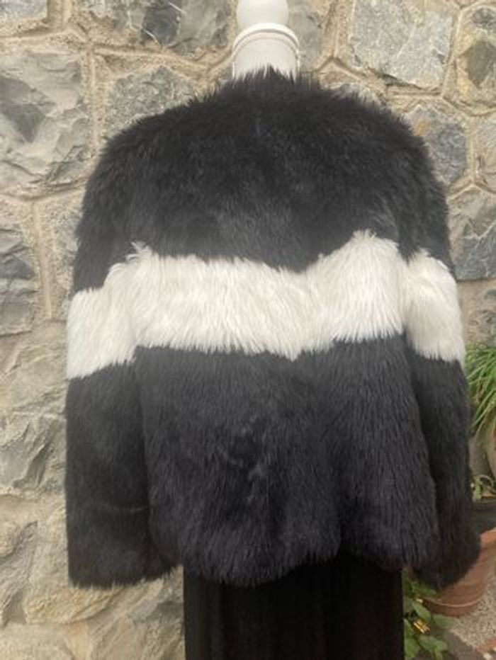 Manteau fausse fourrure - photo numéro 2