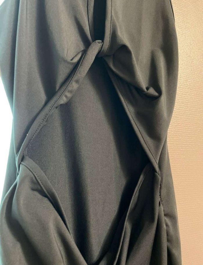 Robe noire longue - photo numéro 2
