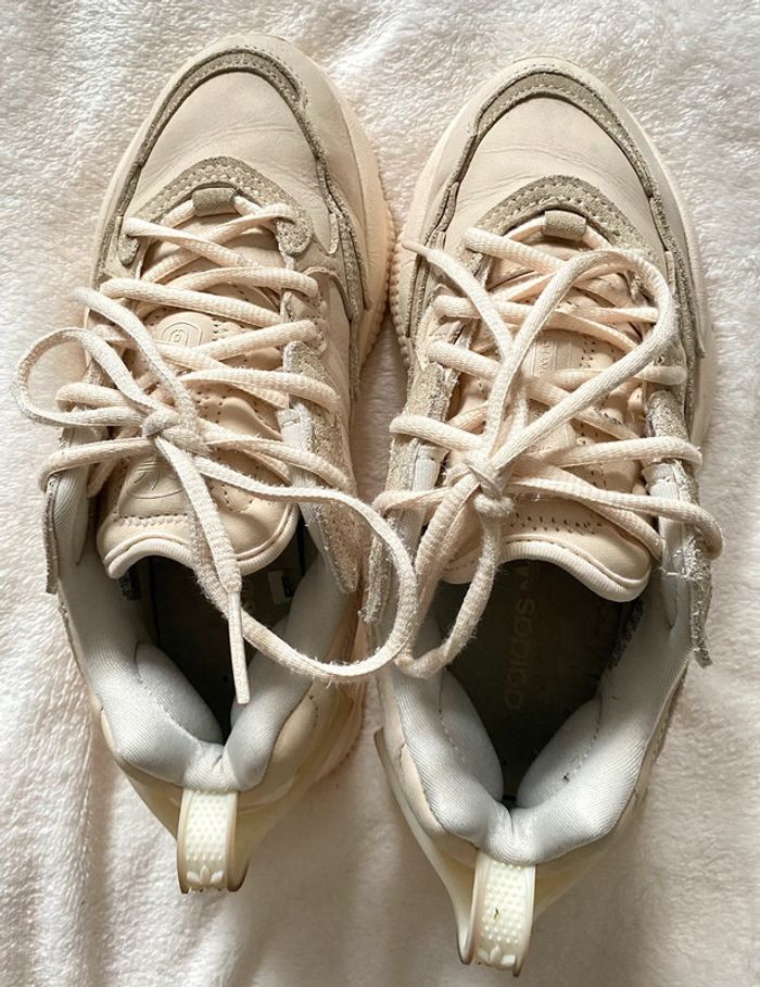 Baskets Adidas Ozweego Nude Pointure 36,5 - photo numéro 2