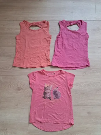 Lot débardeurs/ t-shirt 4A