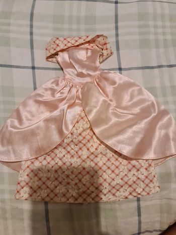 Barbie robe rose vintage