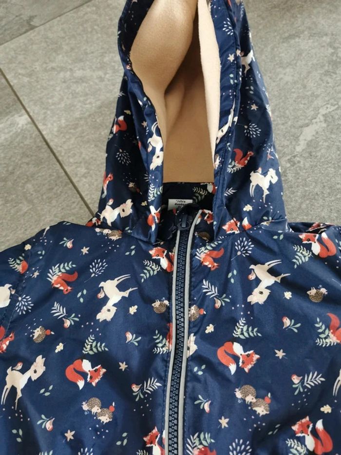 Veste fine à capuche fille 18/24 mois comme NEUVE - photo numéro 2