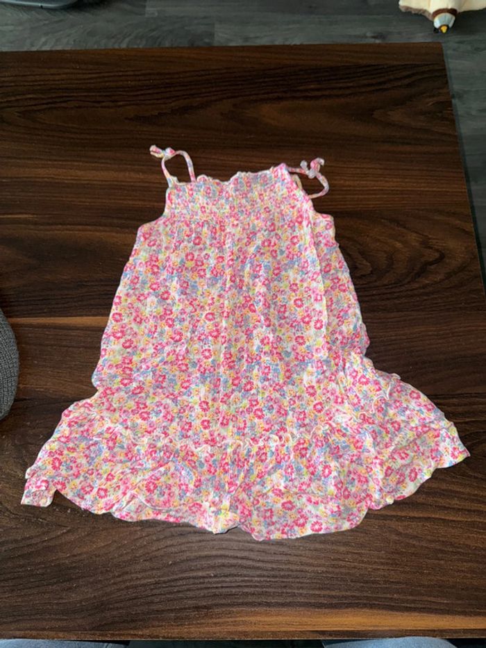 Jolie robe à bretelles