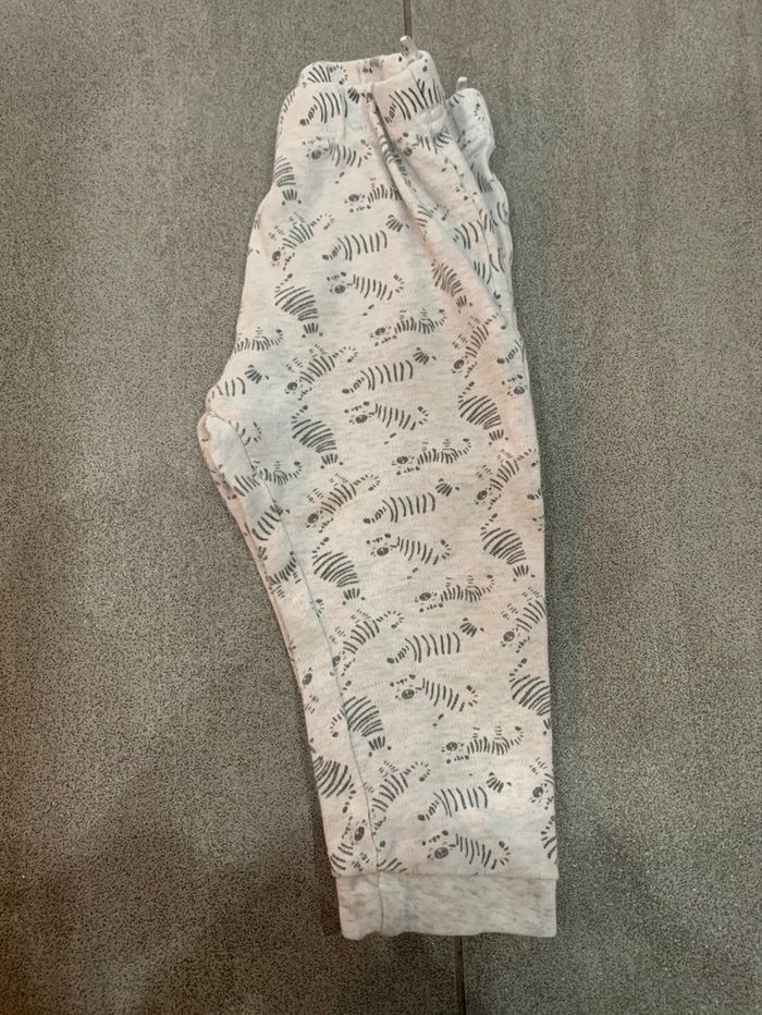 Lot  de 5 bas pyjama 9 et 12 mois - photo numéro 10