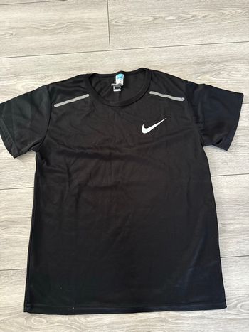 T-shirt Nike