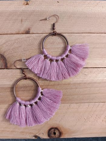 Boucles d'oreilles pompons rose