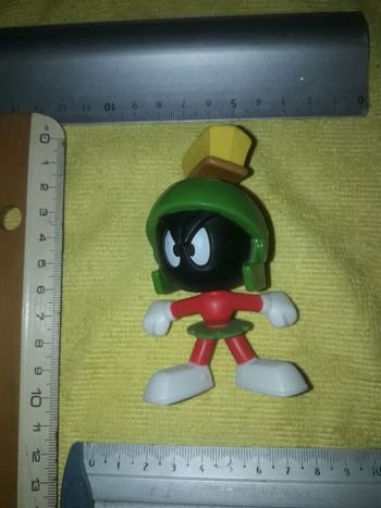 Looney tunes figurine