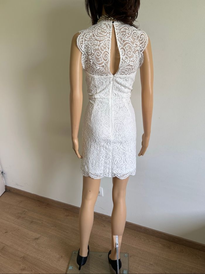 Robe blanche en dentelle Morgan taille 38 comme neuve - photo numéro 6