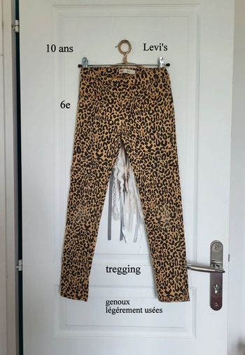Legginf levi's imprimé léopard 🐆 9/10 ans