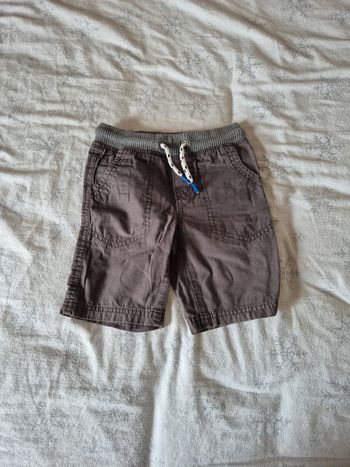 Short gris 4 ans