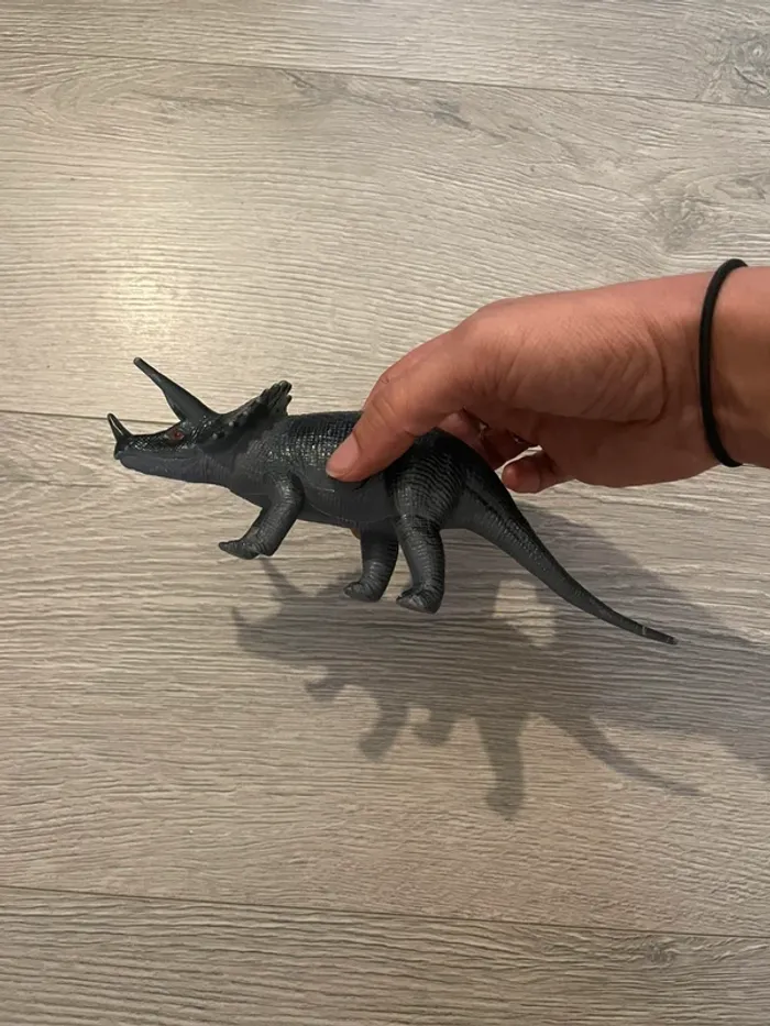 Jouet figurine dinosaure Tricératops - T-rex - Excellent état - photo numéro 4