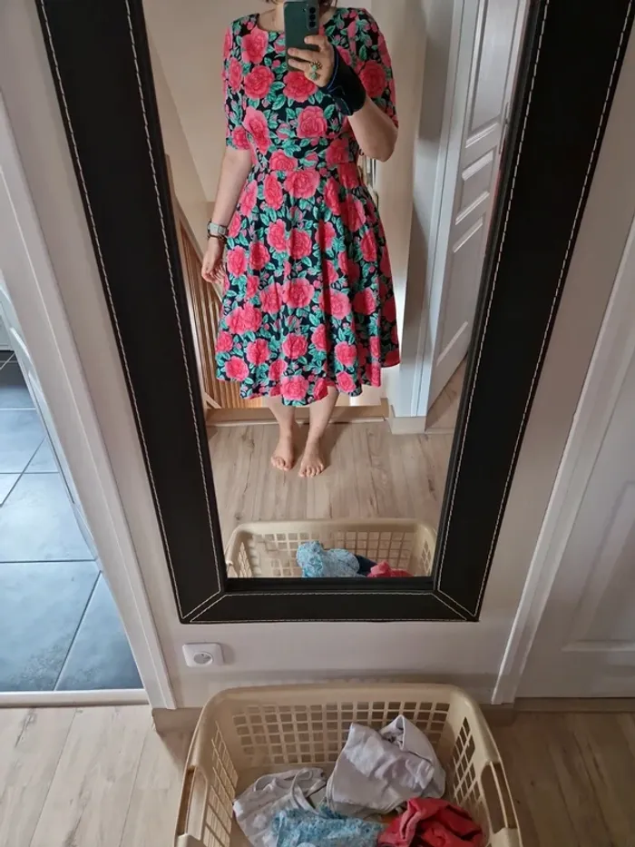 Superbe robe Fleurie hell bunny taille l - photo numéro 2