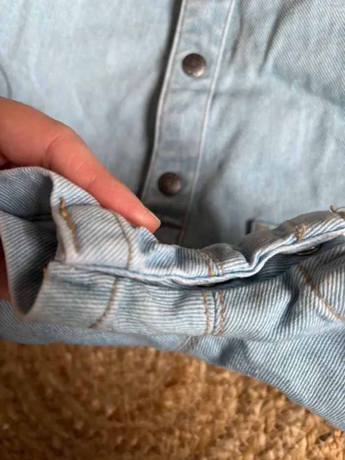 Combishort salopette en jean Kiabi 18 mois parfait état - photo numéro 5