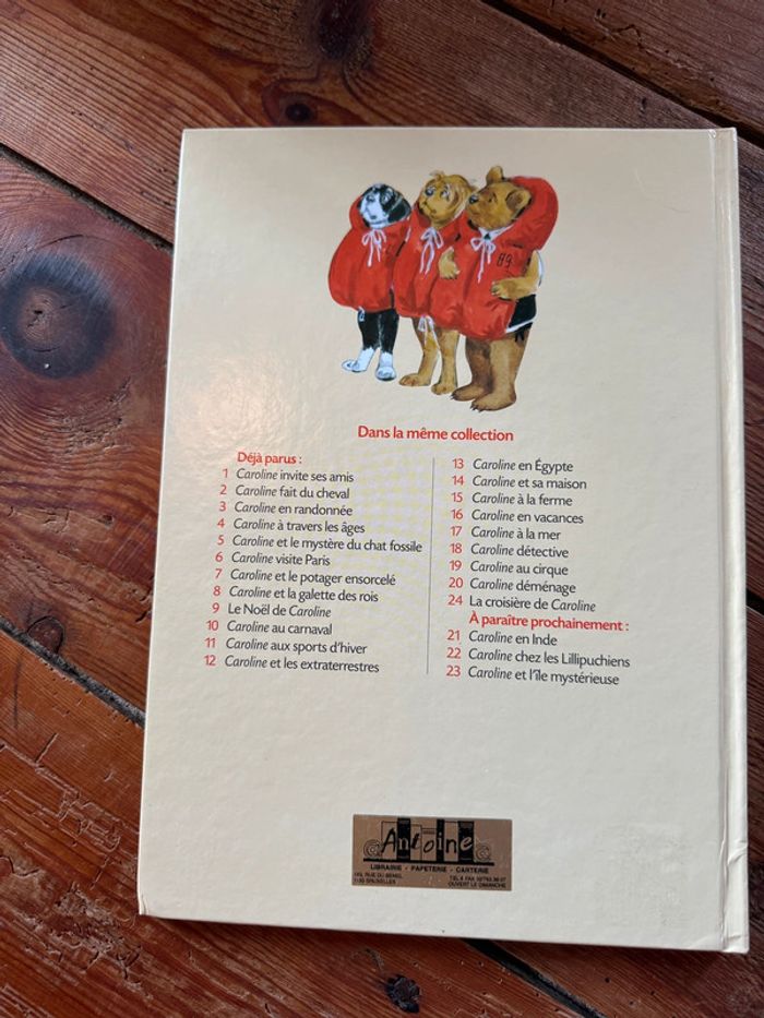 Couverture bleue Moyen Livre bd album La croisière de Caroline Hachette - photo numéro 2