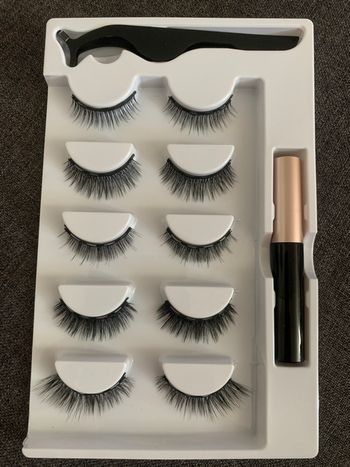 Faux cils