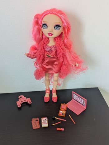 Poupée rainbow high Priscilla Perez