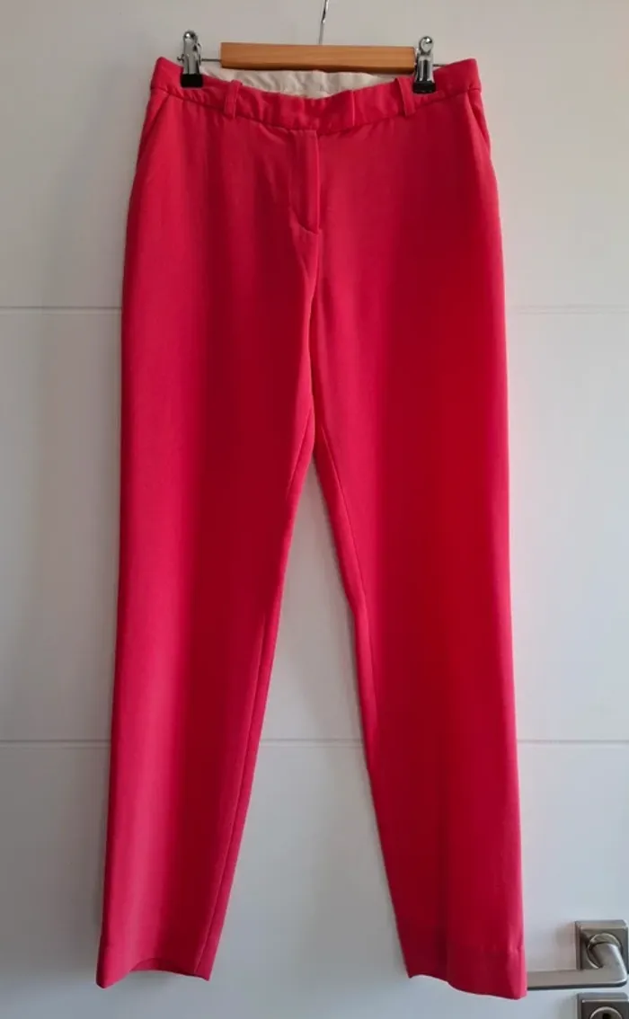 Pantalon Maje Rose Vif - Taille 34 - très bon état avec Poches ! 💖