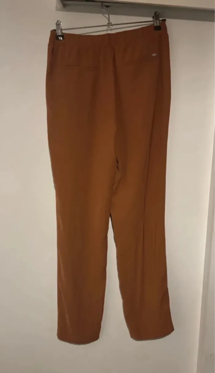 Pantalon carotte camel Reserved T38 neuf - photo numéro 6