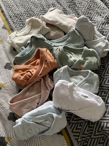 Lot de 12 bodies