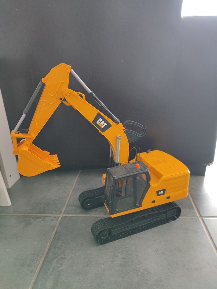 Tractopelle Cat - photo numéro 2