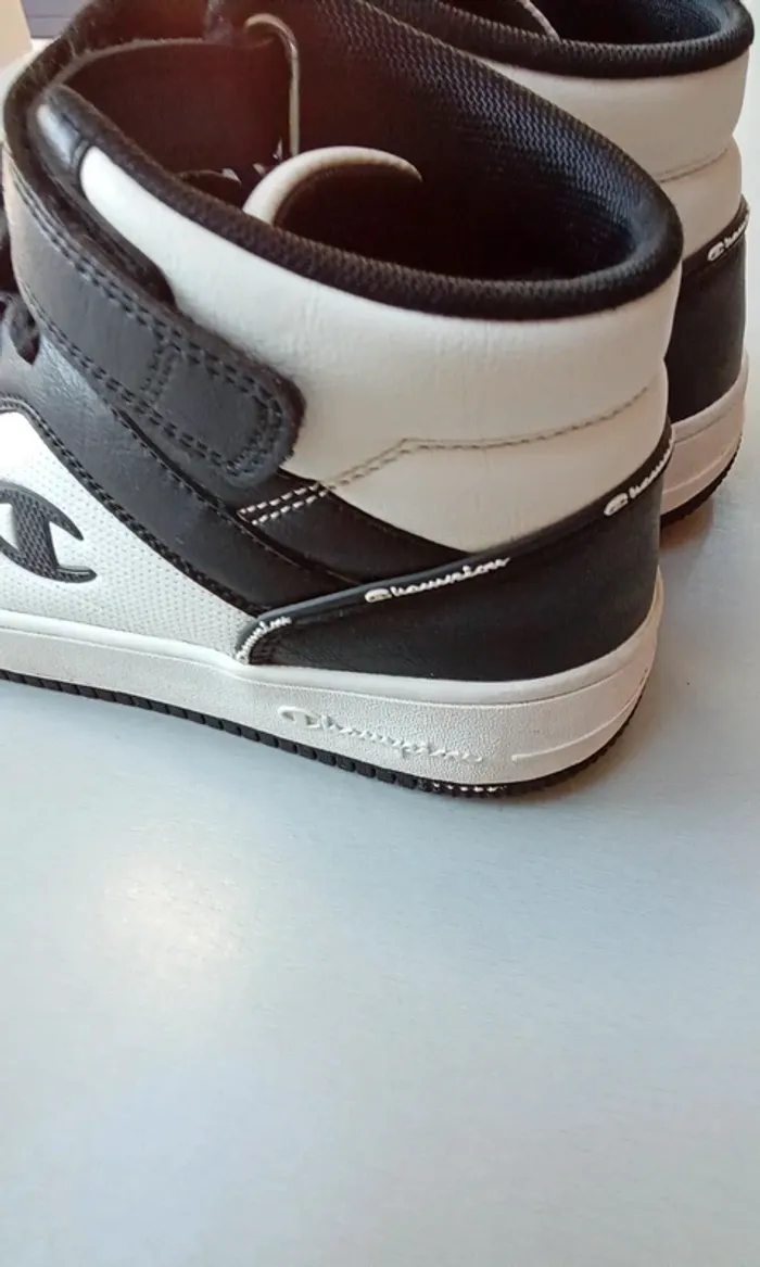 Basket pointure 39 marque Champion - photo numéro 2