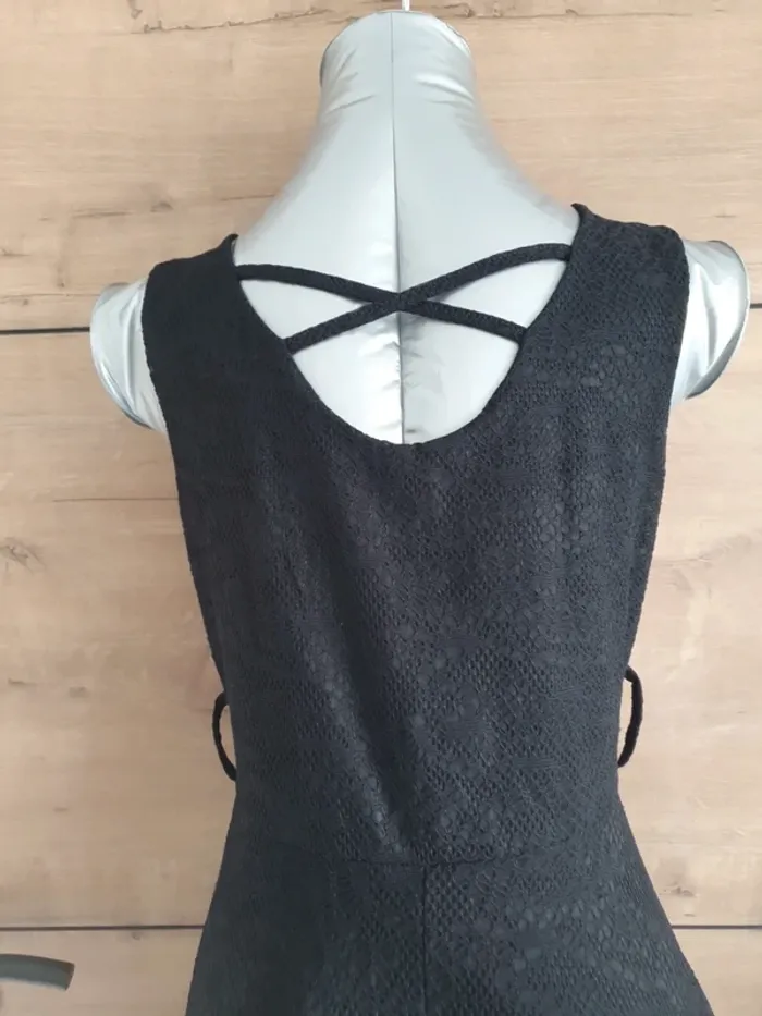 Petite robe noir maille sans manche - photo numéro 5