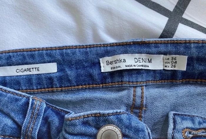Très beau jean bleu modèle cigarette || T36 || Bershka - photo numéro 4