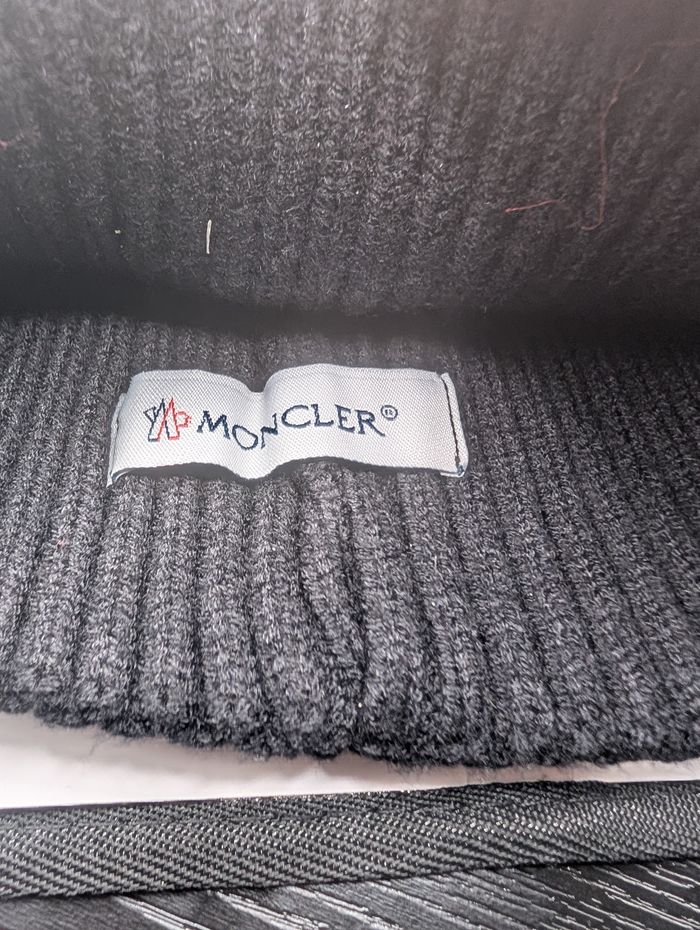 Bonnet moncler neuf avec étiquette - photo numéro 3