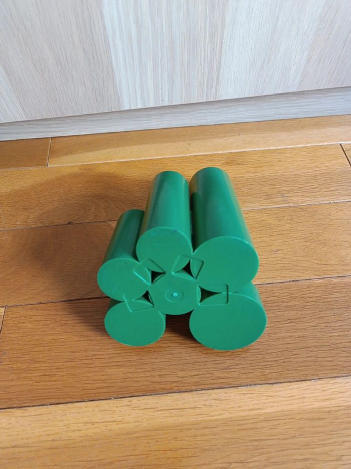 Porte stylo vert très pratique en plastique - photo numéro 4