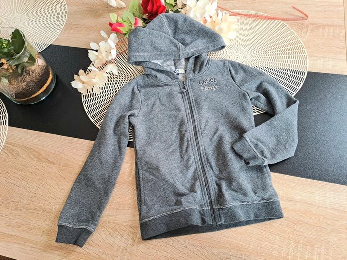 Veste à capuche, taille 8 ans, marque trois 25 - photo numéro 3