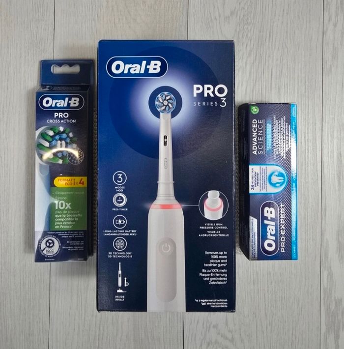 🌟 Brosse a dent electrique oral B pro 3 blanche + 4 brossettes  + dentifrice 🌟