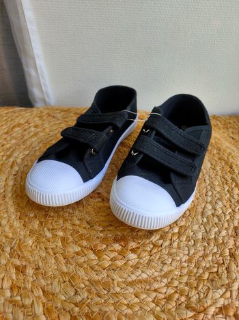 Chaussures en toile noir taille 31