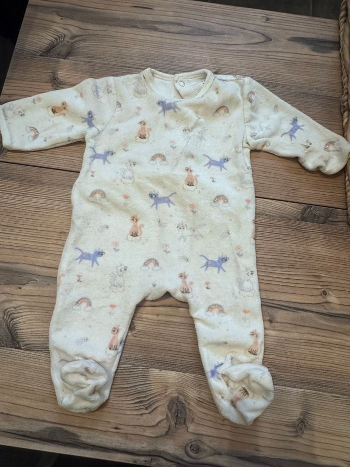 Pyjama 3 mois - photo numéro 2