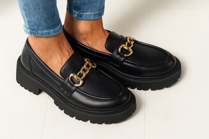 Mocassins noirs à chaîne dorée – Semelle épaisse – Neufs et tendance - photo numéro 2