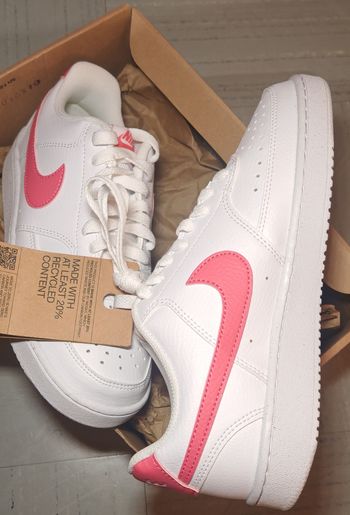 Nike - Court Vision- Baskets - Blanc et corail marin