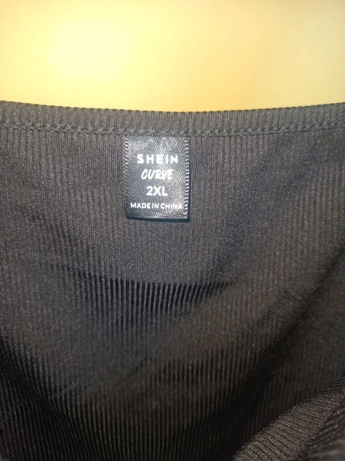 Croc top torsadé Shein taille XXL neuf sans étiquette - photo numéro 3