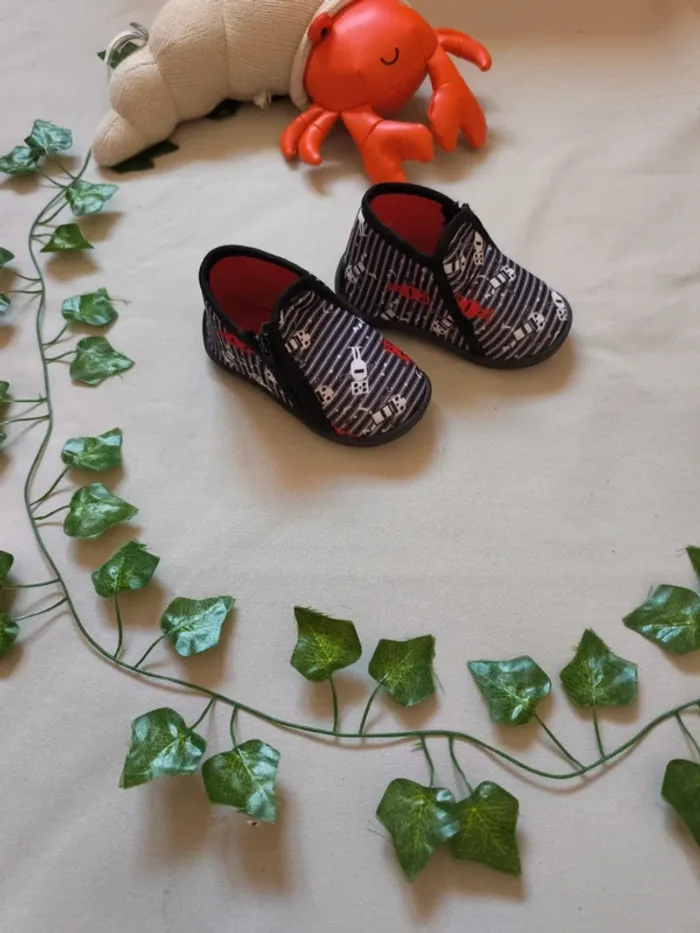 Paire de chaussons neuf 🍃 sans marque - photo numéro 2