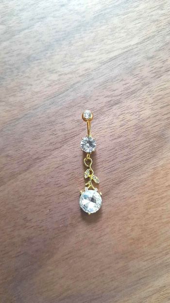 Piercing nombril neuf doré & zircon