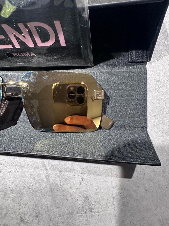 Lunette de soleil Fendi - photo numéro 3