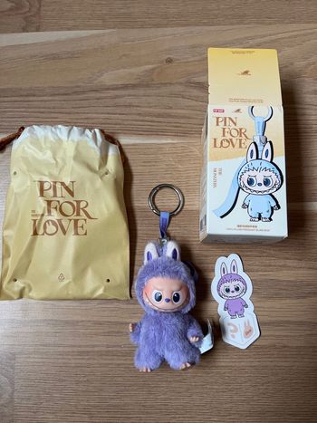 Labubu Pin for Love ?