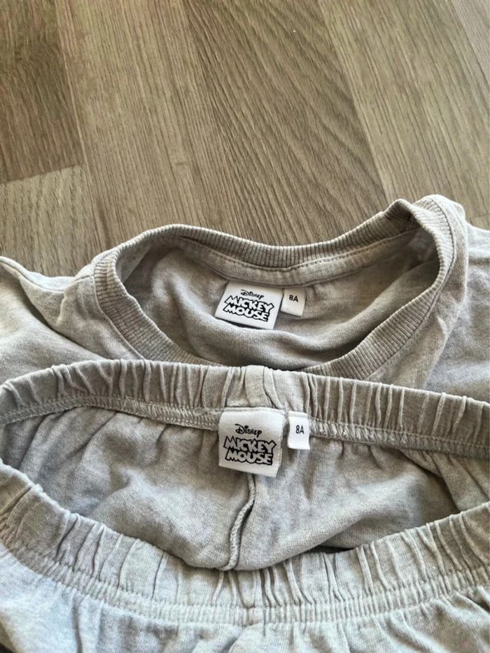 Très beau pyjama deux pièces Mickey Disney taille 8 ans - photo numéro 3