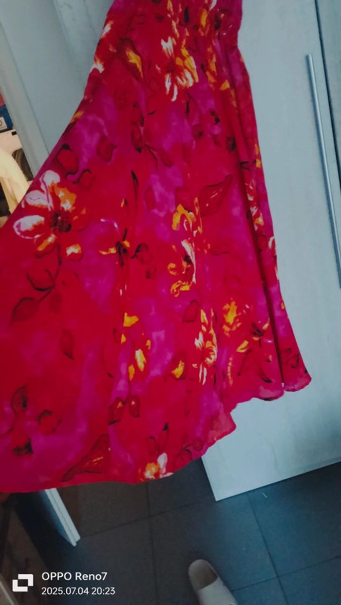 Longue robe rouge chic - photo numéro 3