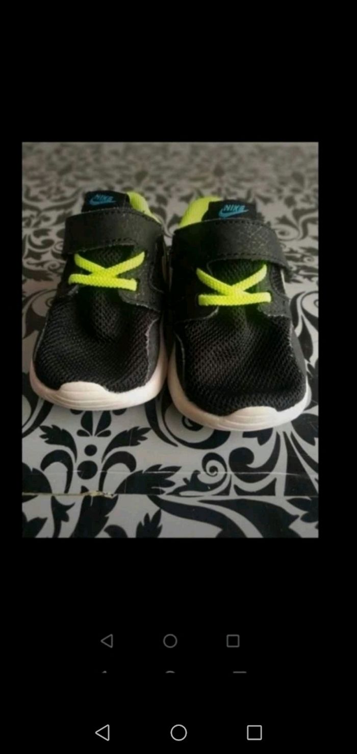 Basket légère noire Nike taille 18.5 - photo numéro 5