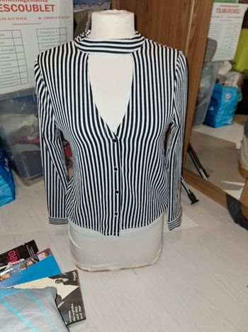 Chemisier rayé blanc et bleu marine