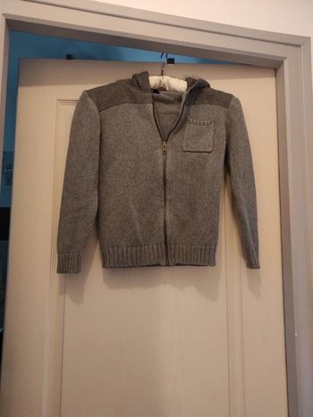 Gilet à capuche gris