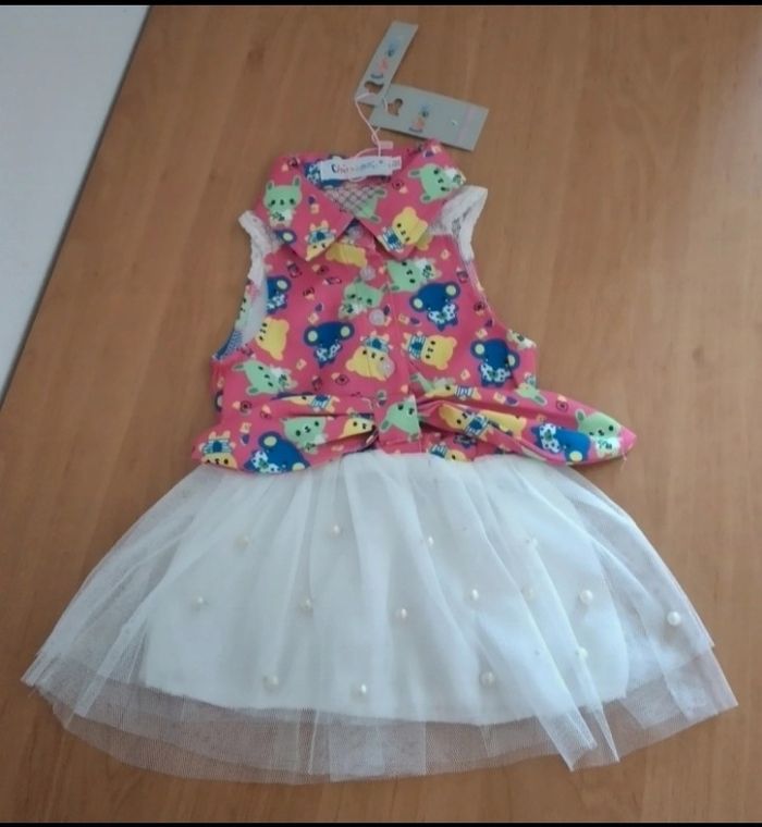 Robe sans manches Neuve avec étiquette 6 mois fille Chicaprie